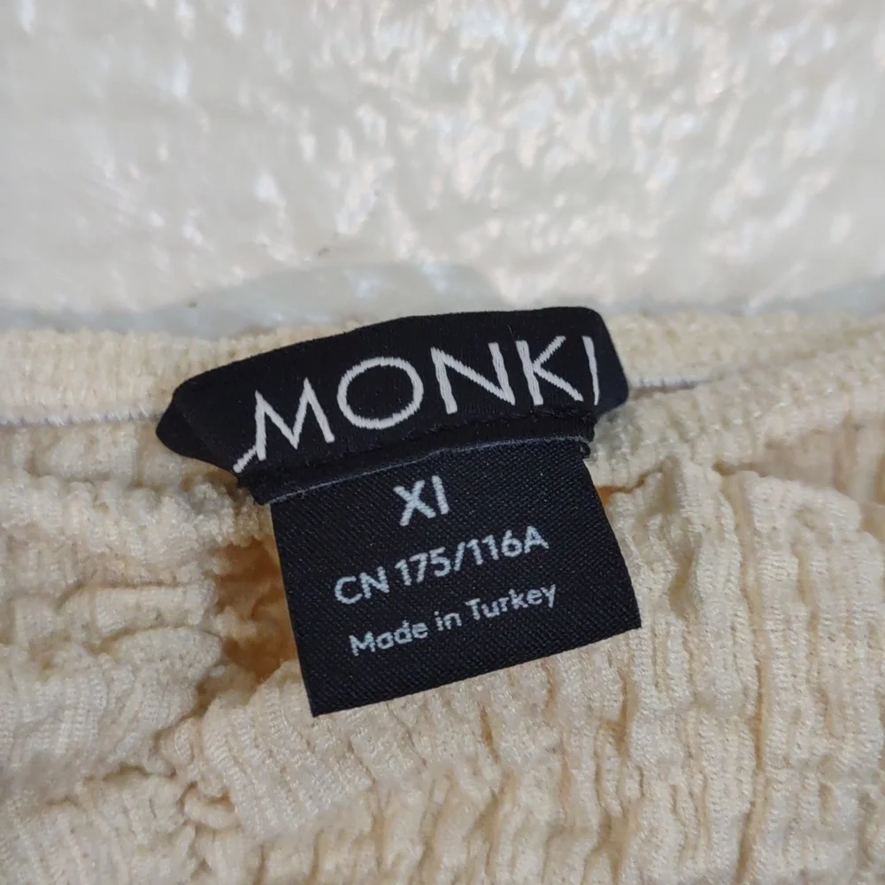 SLIGHTLY USED MONKI SOFT OFF SHOULDER SIZE XL SOFT YELLOW - Picture 2 of 7